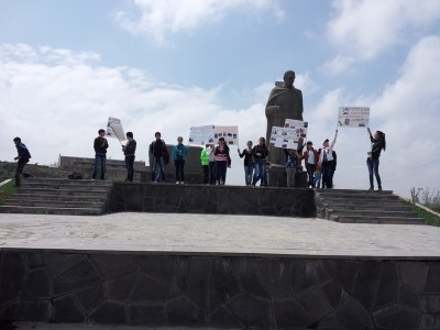 Գեղարքունիքի ու Կոտայքի մարզերում հուշարձաններ են մաքրվել Գեղարքունիքի ու Կոտայքի մարզերում հուշարձաններ են մաքրվել