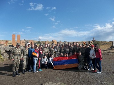 Արագածոտնի մարզի դպրոցականներն ու զինծառայողները բարձրացել են Արագածի գագաթ Արագածոտնի մարզի դպրոցականներն ու զինծառայողները բարձրացել են Արագածի գագաթ
