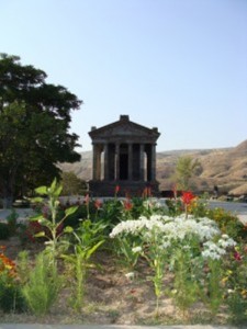 գառնի գառնի