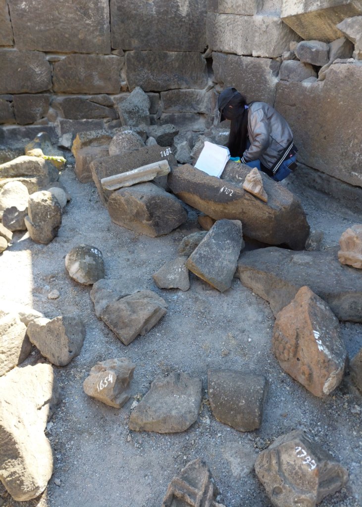 Identification and registration of architectural fragments were carried out
